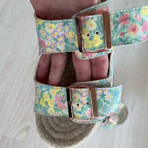 Love Shack Fancy X Manebi Nordic Floral Sandals. - Picture 13 of 17